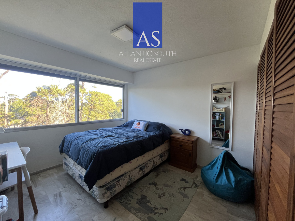 Apartamento ID.4190 - Oportunidad apartamento 3 Dormitorios mas dependencia en Roosevelt Center Servicios Punta del Este 