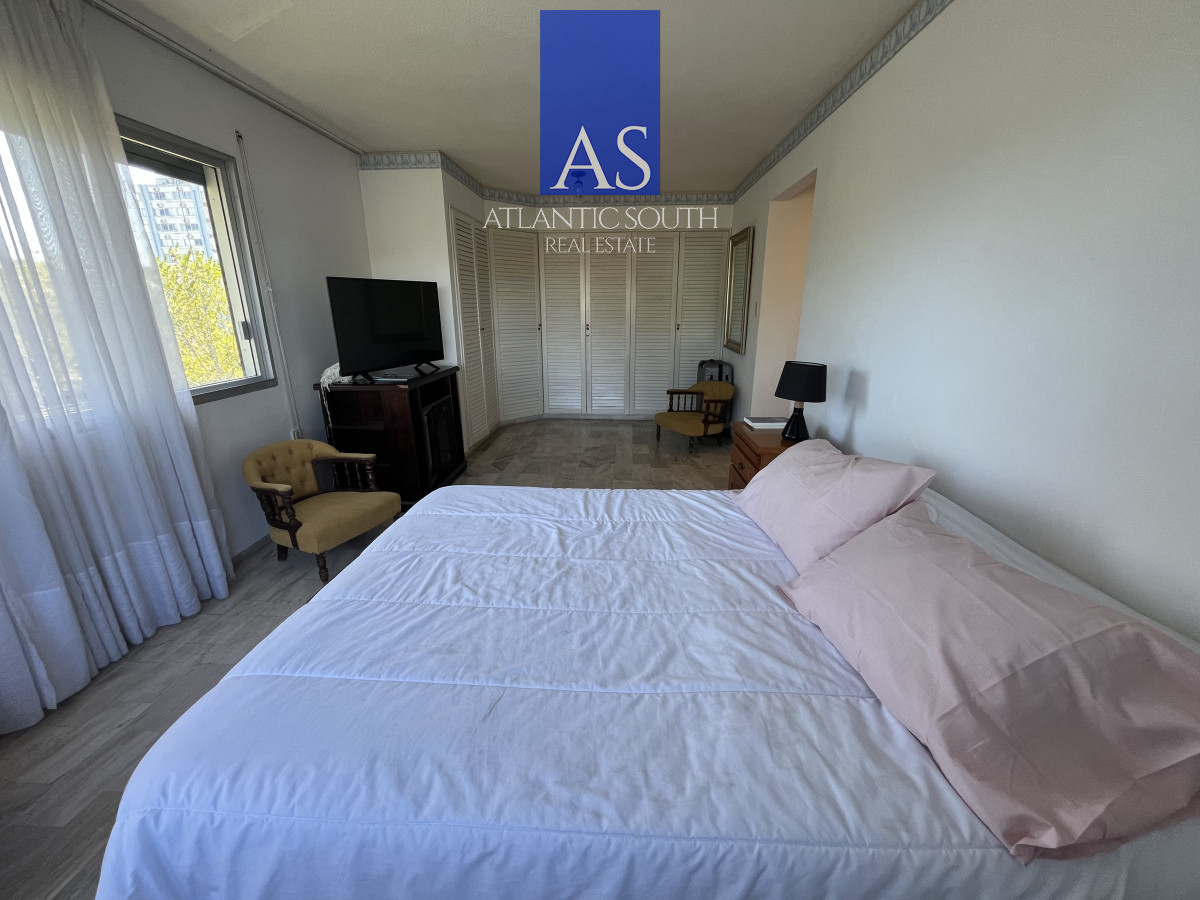 Apartamento ID.4190 - Oportunidad apartamento 3 Dormitorios mas dependencia en Roosevelt Center Servicios Punta del Este 