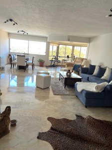 Apartamento en venta 3 Dormitorio mas Dependencia Roosevelt Center Punta del Este Maldonado