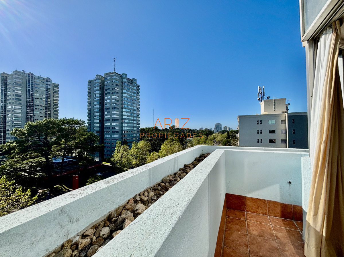 Apartamento ID.2394 - Venta Apartamento, 2 dormitorios, Roosevelt Punta del Este PISO ALTO