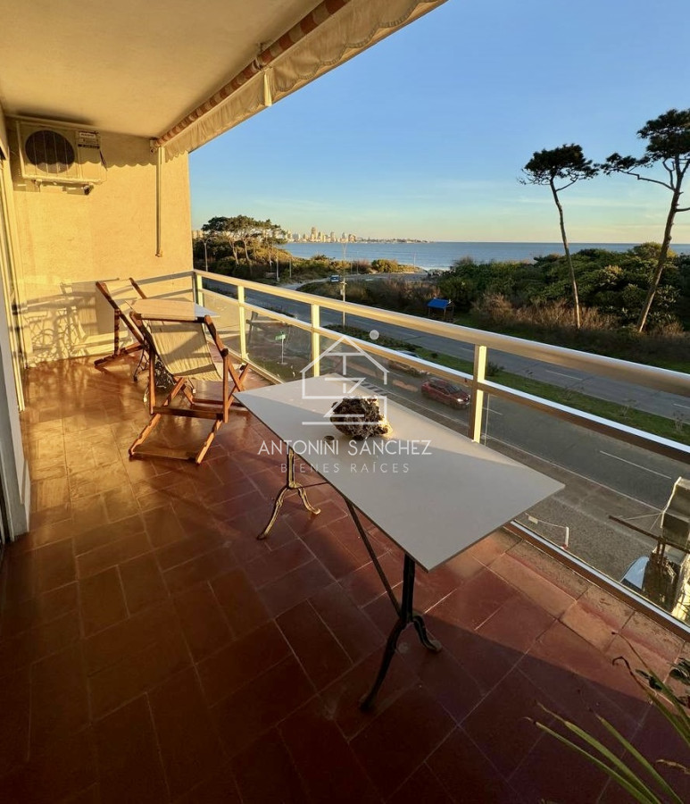 Apartamento ID.1943 - Apartamento venta 1 dormitorio Playa Mansa con vista directa al mar