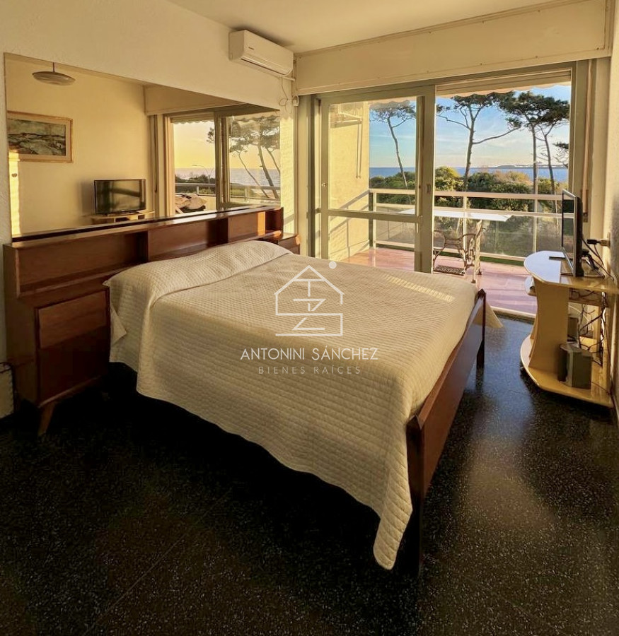 Apartamento ID.1943 - Apartamento venta 1 dormitorio Playa Mansa con vista directa al mar