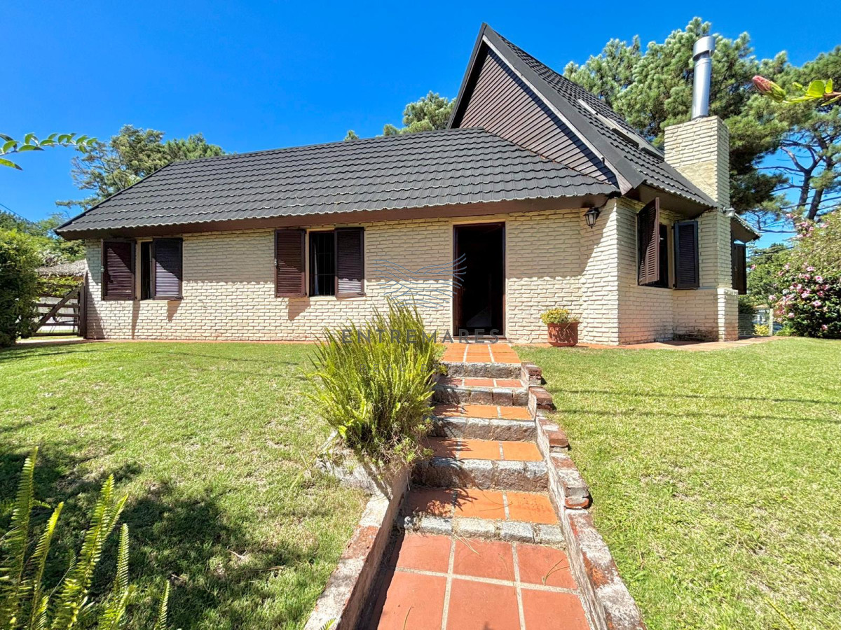Casa ID.121 - Venta Casa en venta 3 dormitorios Pinares, Punta del Este