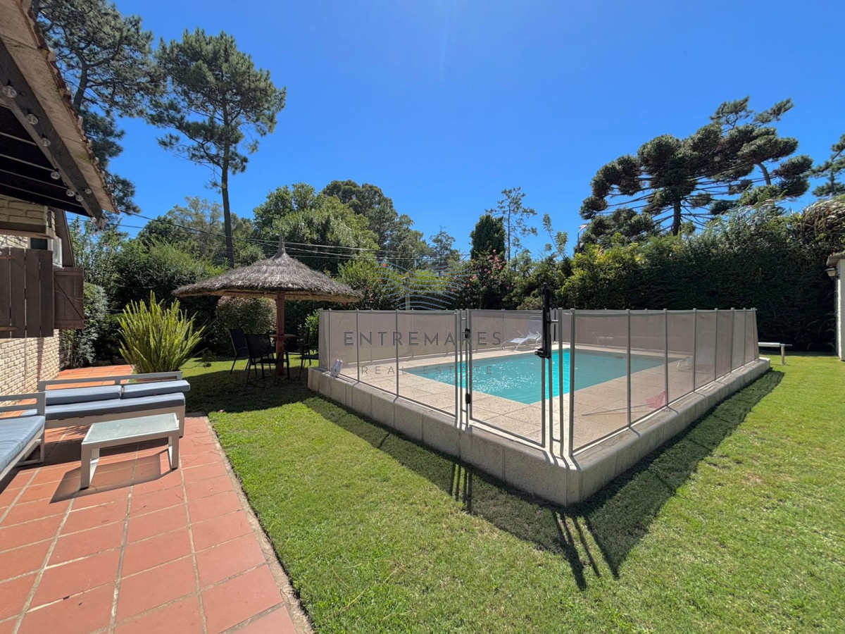 Casa ID.121 - Venta Casa en venta 3 dormitorios Pinares, Punta del Este