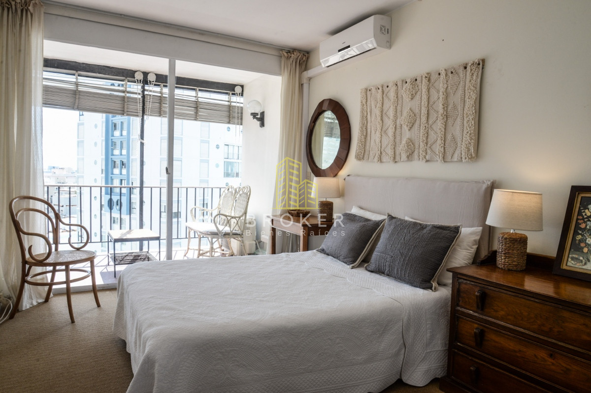 Venta Apartamento 1 dormitorio Península Punta del Este vista al mar