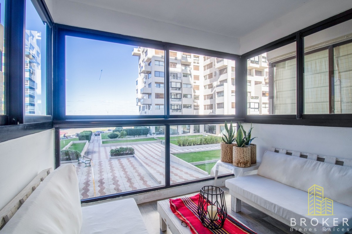 Venta de apartamento de 3 dormitorios con vista al mar en Brava