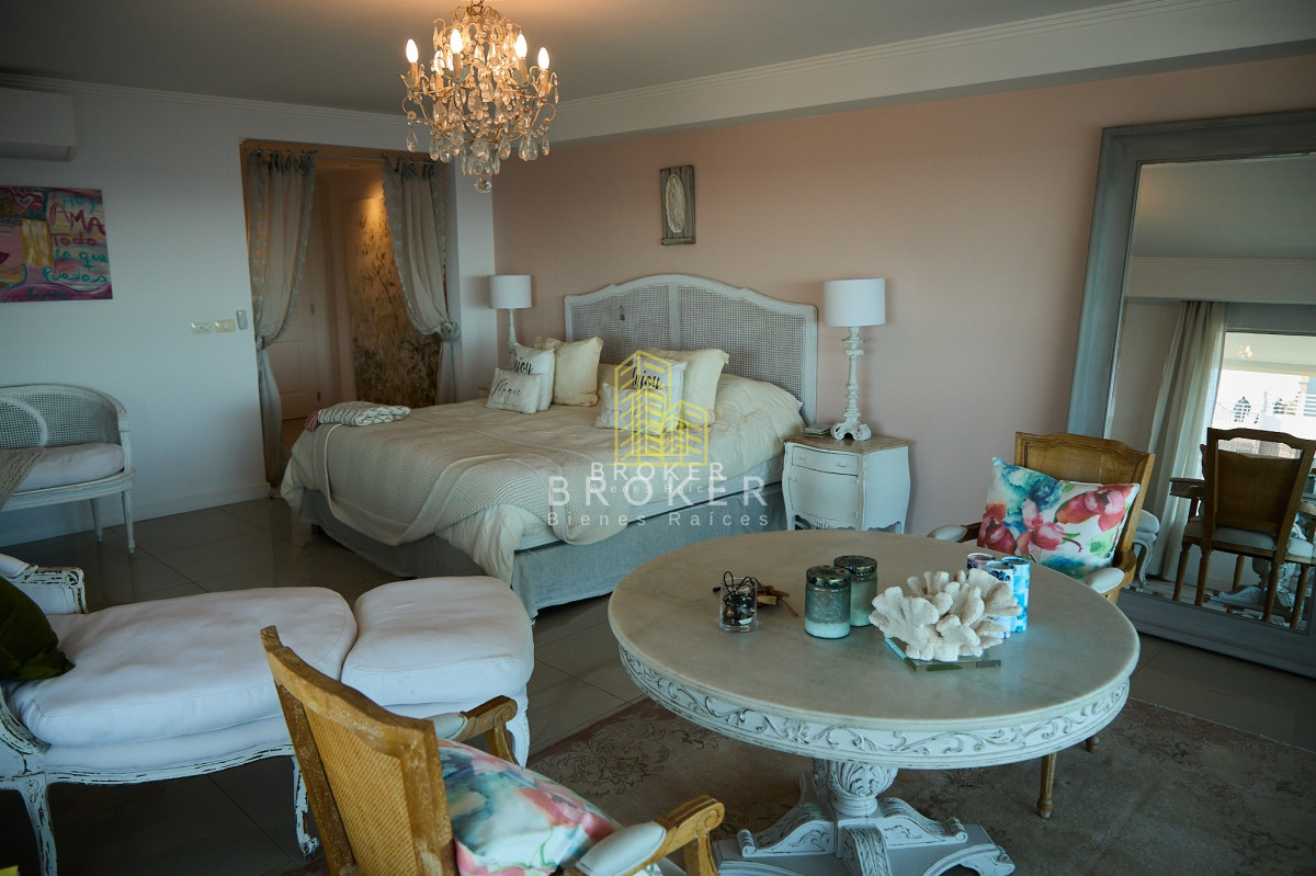 Apartamento ID.1335/Venta_apartamento_4_suites_en_Playa_Brava_en_edificio_de_categoría_Torre_Lobos. - Venta apartamento 4 suites en Playa Brava en edificio de categoría Torre Lobos.