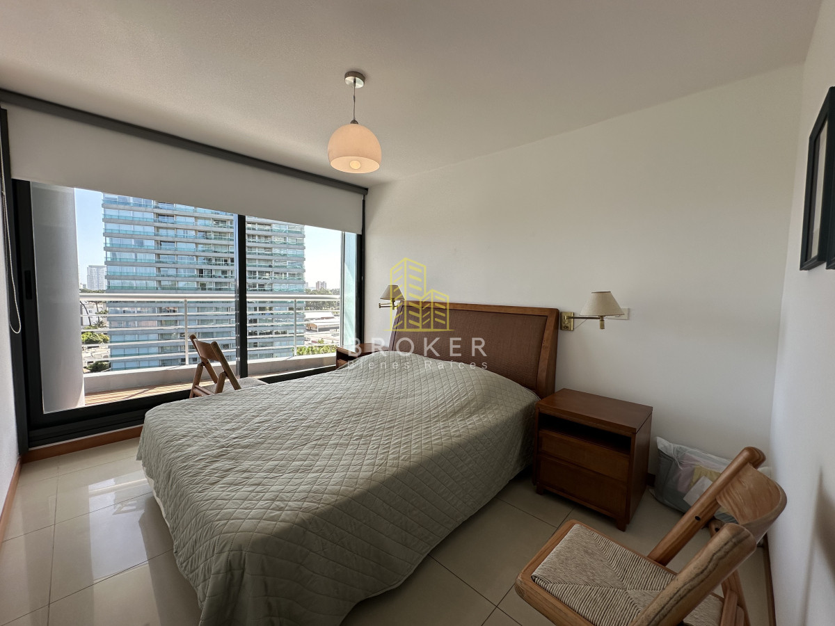Apartamento ID.2109 - Venta de departamento de dos dormitorios en 360, zona Shopping, Punta del Este, Uruguay.