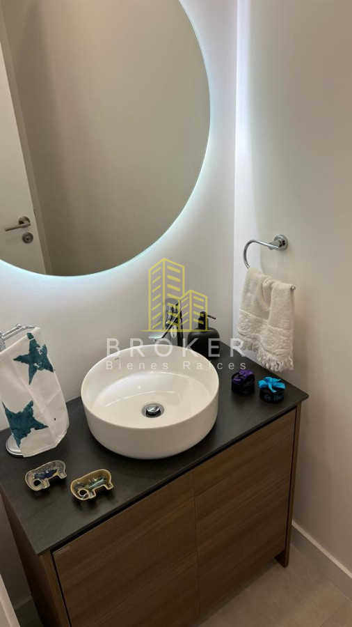 Apartamento ID.9023/Alquiler_de_temporada_de_increíble_departamento_en_primera_línea_al_mar,_Edificio_Venetian_en_Playa_Mansa - Alquiler de temporada de increíble departamento en primera línea al mar, Edificio Venetian en Playa Mansa