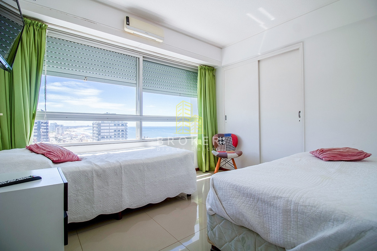 Apartamento ID.785/Oportunidad_en_venta_de_apartamento_con_vista_al_mar_en_Peninsula_-_Punta_del_este - Oportunidad en venta de apartamento con vista al mar en Peninsula - Punta del este