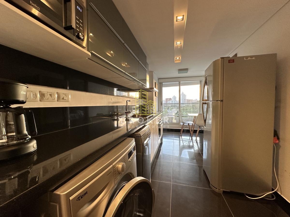 Apartamento ID.2111/Venta_de_apartamento_de_categoria,_dos_dormitorios_y_medio_en_la_brava_con_vista_al_mar._ - Venta de apartamento de categoria, dos dormitorios y medio en la brava con vista al mar. 
