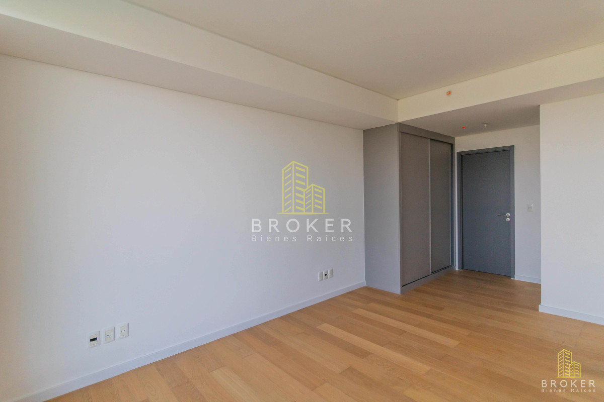 Apartamento ID.2440/venta_duplex_4_suites_en_carrasco_boating - venta duplex 4 suites en carrasco boating