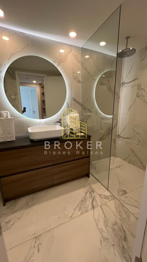 Apartamento ID.9023/Alquiler_de_temporada_de_increíble_departamento_en_primera_línea_al_mar,_Edificio_Venetian_en_Playa_Mansa - Alquiler de temporada de increíble departamento en primera línea al mar, Edificio Venetian en Playa Mansa