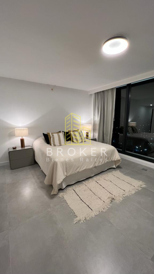 Apartamento ID.9023/Alquiler_de_temporada_de_increíble_departamento_en_primera_línea_al_mar,_Edificio_Venetian_en_Playa_Mansa - Alquiler de temporada de increíble departamento en primera línea al mar, Edificio Venetian en Playa Mansa