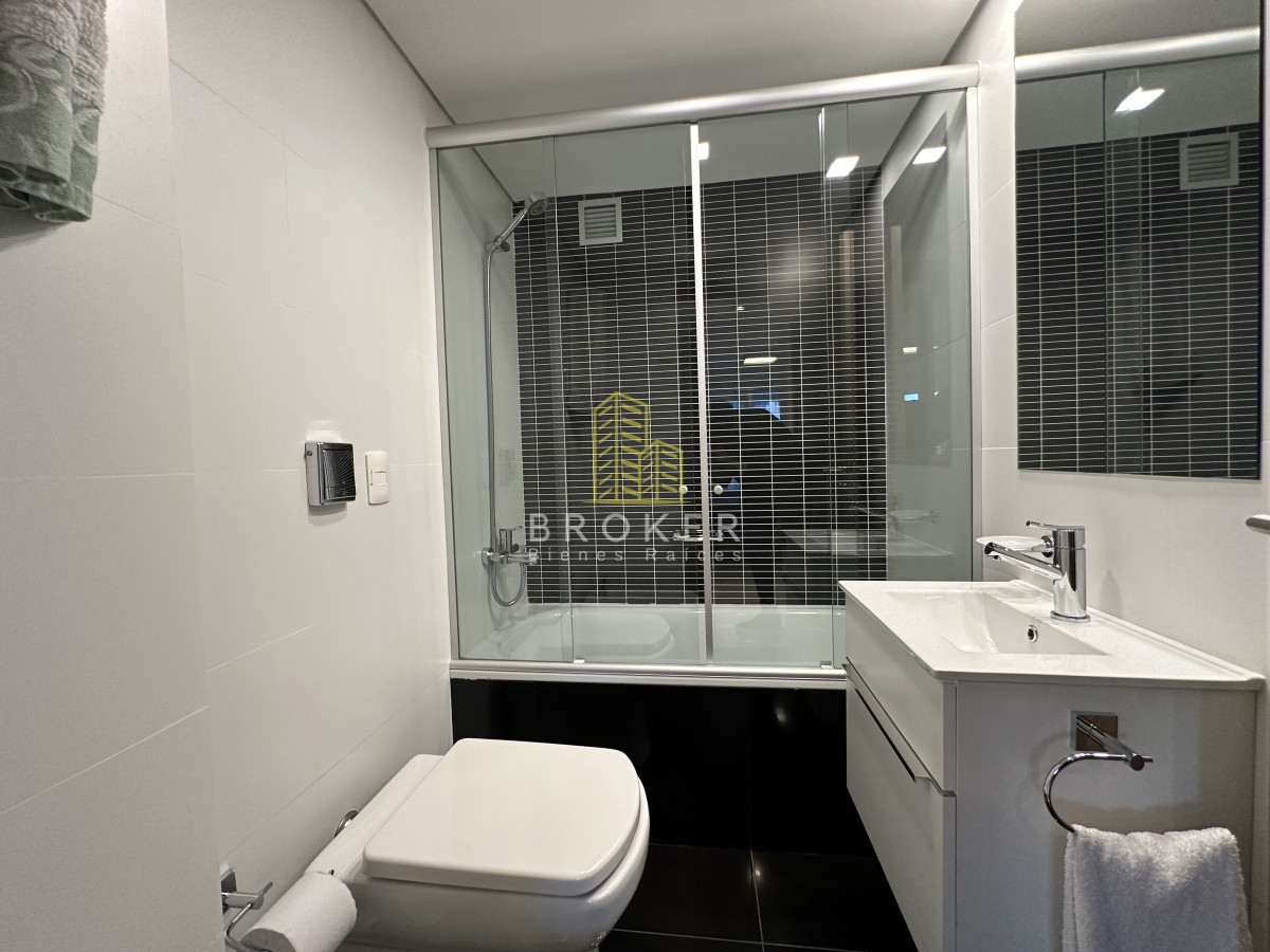 Apartamento ID.2111/Venta_de_apartamento_de_categoria,_dos_dormitorios_y_medio_en_la_brava_con_vista_al_mar._ - Venta de apartamento de categoria, dos dormitorios y medio en la brava con vista al mar. 