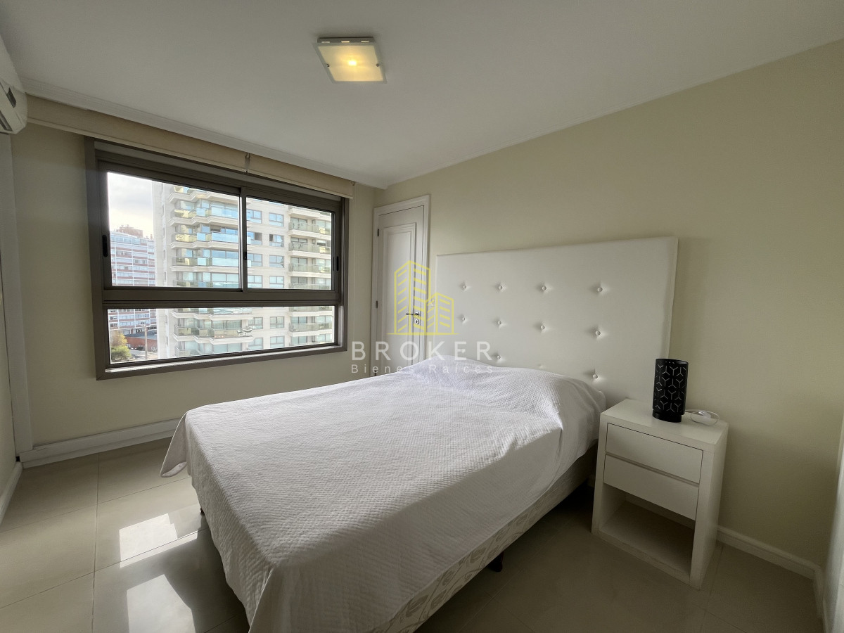 Apartamento ID.8836/Apartamento_de_3_Dormitorios_Vista_al_Mar_en_Playa_Brava_Primera_Linea_Punta_del_Este - Apartamento de 3 Dormitorios Vista al Mar en Playa Brava Primera Linea Punta del Este