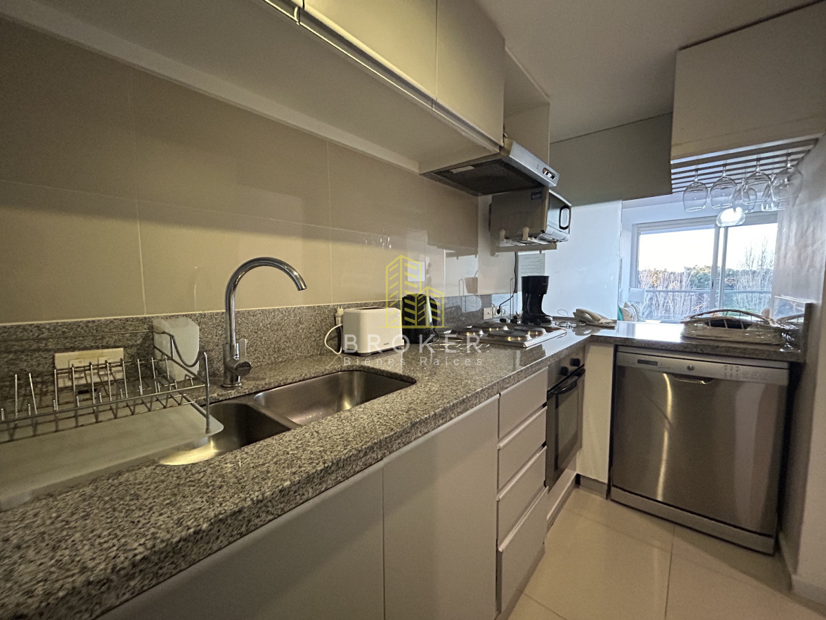 Apartamento ID.2017/Venta_de_hermoso_apartamento_2_dormitorios_en_una_de_las_mejores_zonas_de_Punta_del_Este - Venta de hermoso apartamento 2 dormitorios en una de las mejores zonas de Punta del Este