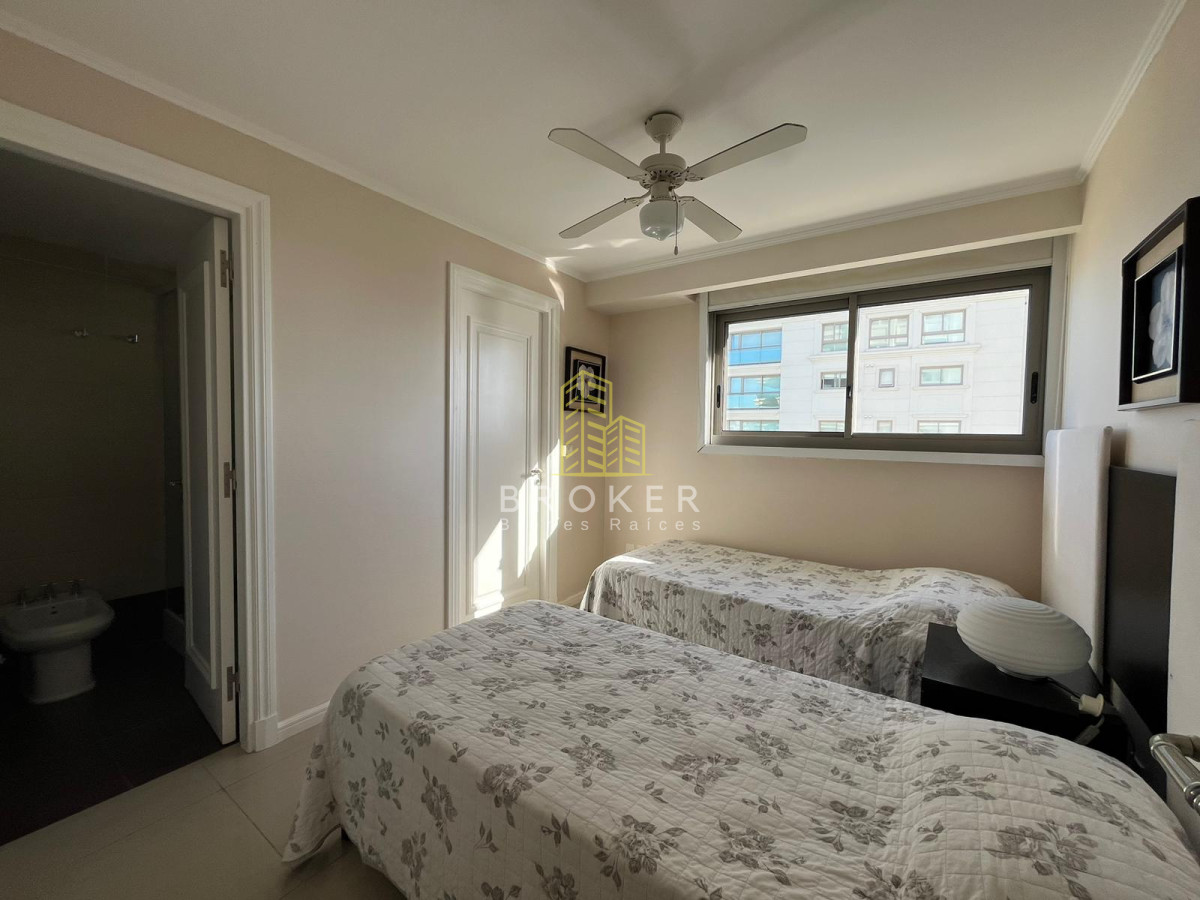 Apartamento ID.793/Apartamento_en_venta_Primera_linea_4_dorm._4_baños - Apartamento en venta Primera linea 4 dorm. 4 baños