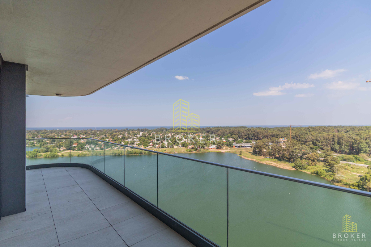 Apartamento ID.2440/venta_duplex_4_suites_en_carrasco_boating - venta duplex 4 suites en carrasco boating