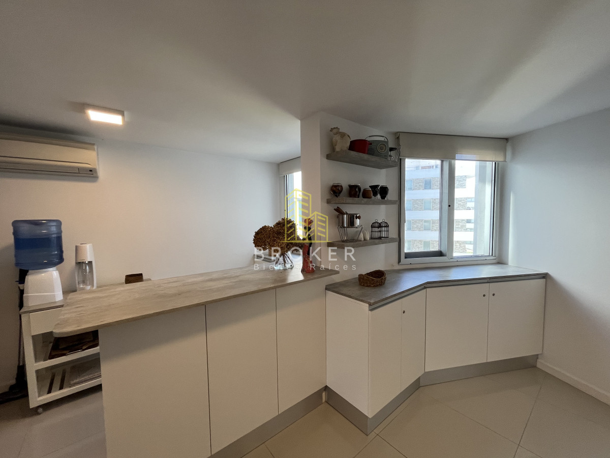Apartamento ID.8804/Apartamento_en_Venta_2_Dormitorios_Frente_al_Mar_en_Playa_Mansa_Punta_del_Este_ - Apartamento en Venta 2 Dormitorios Frente al Mar en Playa Mansa Punta del Este 