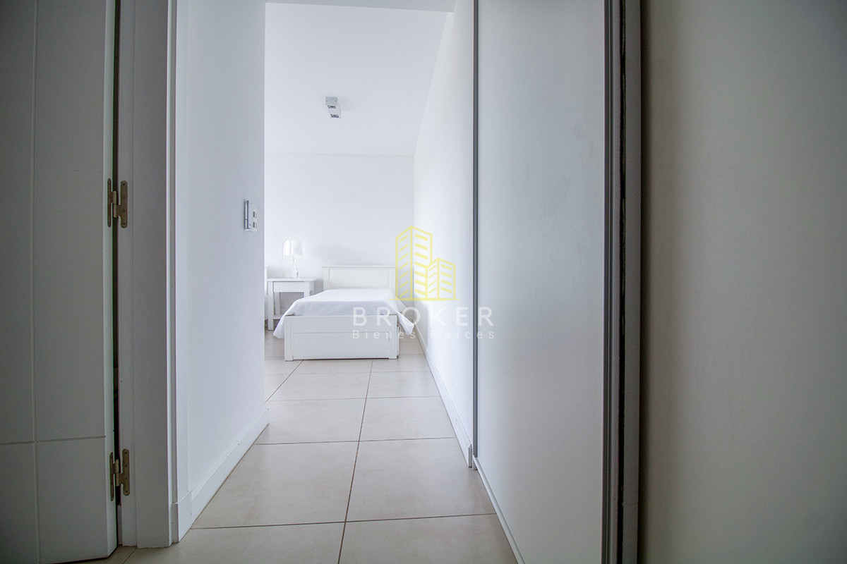 Apartamento ID.806/Venta_o_alquiler_de_Penthouse_en_primera_linea_en_Pinares._Punta_del_Este,_Uruguay. - Venta o alquiler de Penthouse en primera linea en Pinares. Punta del Este, Uruguay.