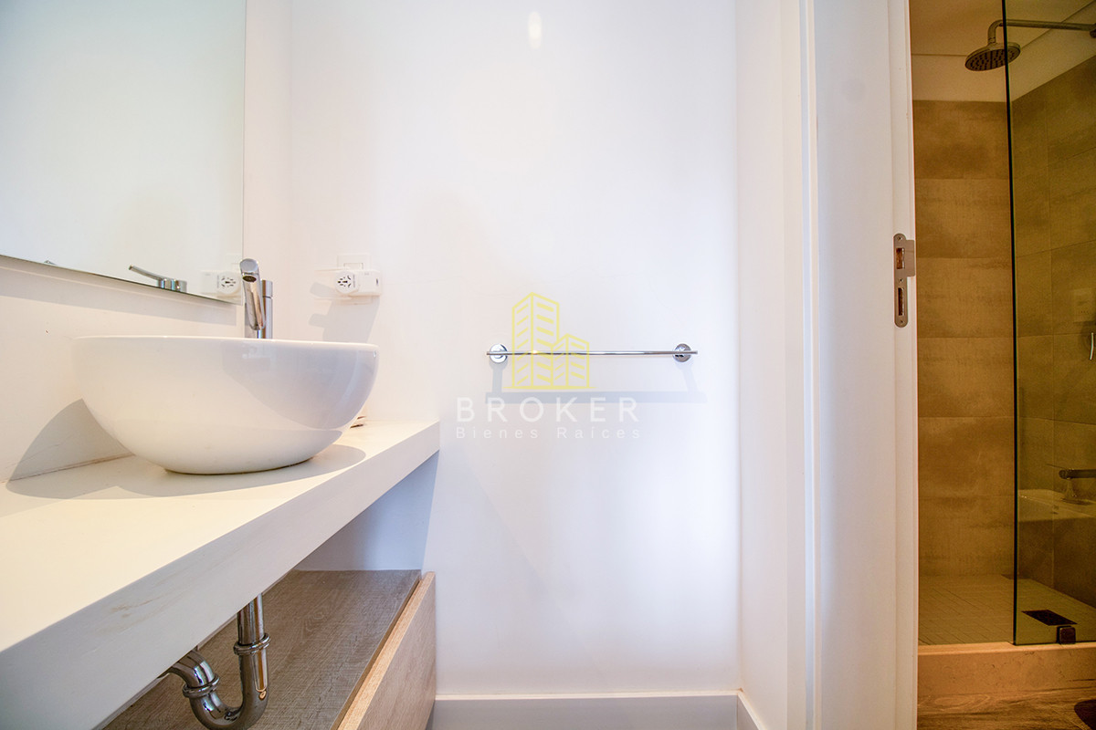 Apartamento ID.528/Venta_de_Penthouse_duplex_en_edificio_de_alta_gama_a_250_metros_del_mar,_Playa_Brava,_Punta_del_Este._Uruguay - Venta de Penthouse duplex en edificio de alta gama a 250 metros del mar, Playa Brava, Punta del Este. Uruguay