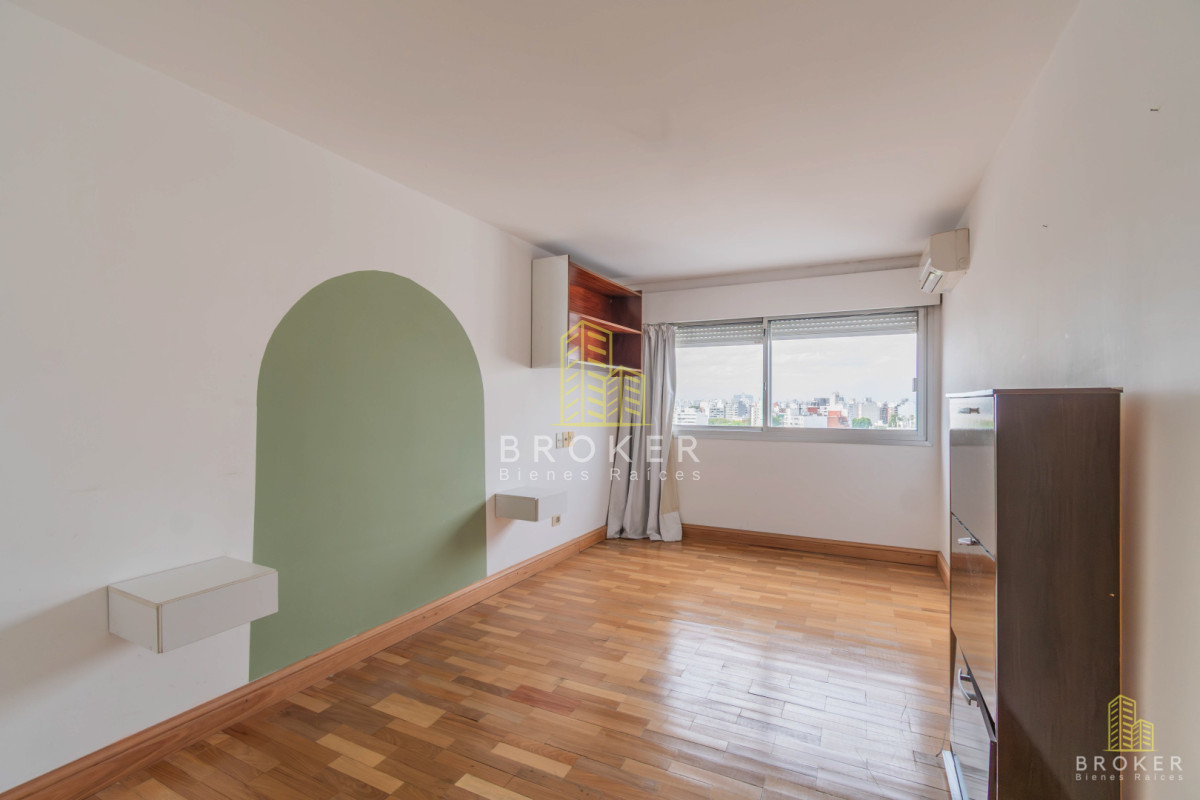 Apartamento ID.503 - Penthouse de 4 dormitorios en Golf Punta Carretas Barbacoa propia! Garage Doble