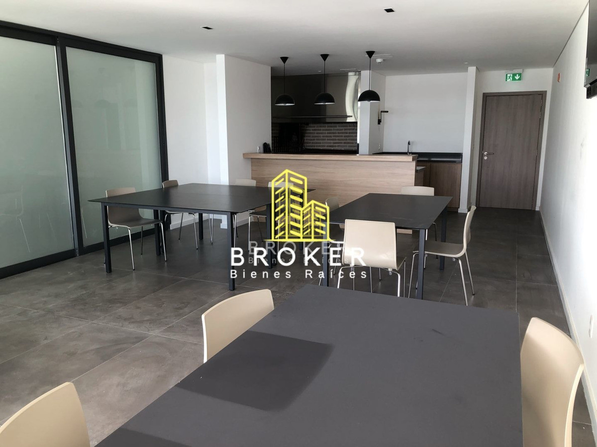 Apartamento ID.143/Venta_Apartamento__Triplex_3_Dormitorios_En_Carrasco__(ref:_Bkb-1303) - Venta Apartamento Carrasco 3 Dormitorio Triplex al lago