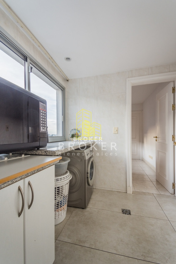 Apartamento ID.503/Penthouse_de_4_dormitorios_en_Golf_Punta_Carretas_Barbacoa_propia!_Garage_Doble - Penthouse de 4 dormitorios en Golf Punta Carretas Barbacoa propia! Garage Doble