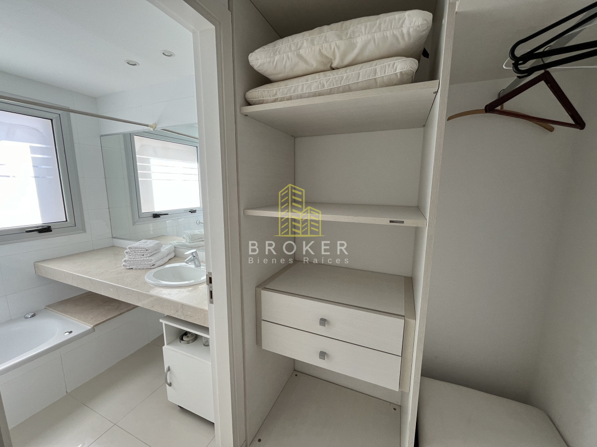 Apartamento ID.2152/Apartamento_3_Dormitorios_mas_dependencia_en_Alquiler_de_Temporada_en_la_Brava_con_Vista_al_Mar__Punta_del_Este_Maldonado - Apartamento 3 Dormitorios mas dependencia en Alquiler de Temporada en la Brava con Vista al Mar  Punta del Este Maldonado