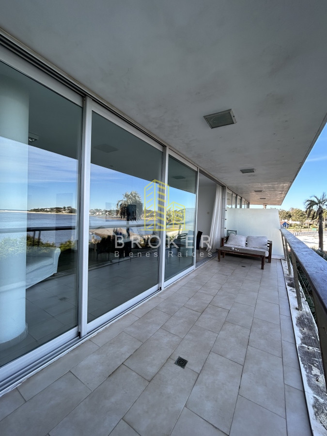 Apartamento ID.517/Venta_de_espectacular_apartamento_de_3_dorm._en_La_Barra_con_vista_única - Venta de espectacular apartamento de 3 dorm. en La Barra con vista única. . Punta del Este, Uruguay.