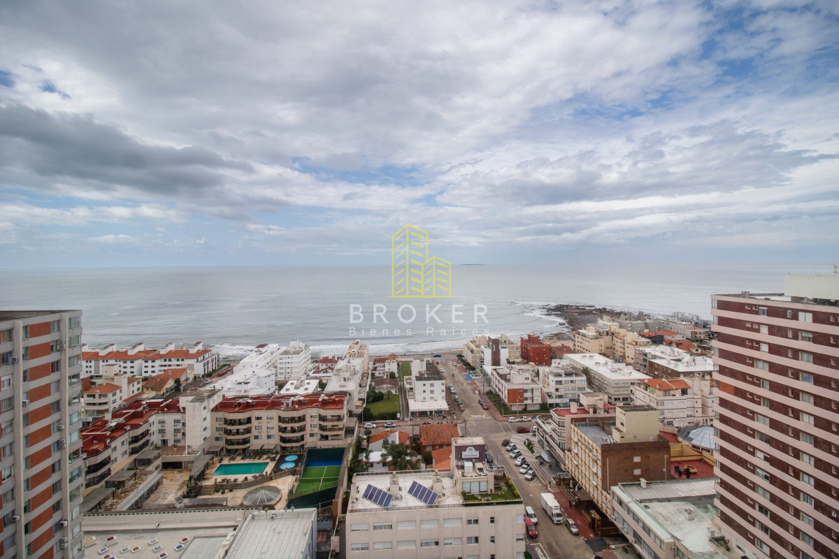 Apartamento ID.876/Venta_de_apartamento_de_tres_dormitorios_en_Peninsula._Punta_del_Este,_Uruguay. - Venta de apartamento de tres dormitorios en Peninsula. Punta del Este, Uruguay.