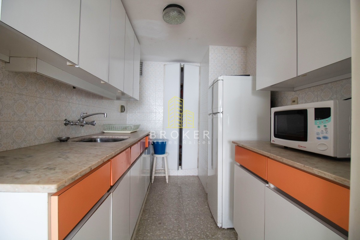 Apartamento ID.876/Venta_de_apartamento_de_tres_dormitorios_en_Peninsula._Punta_del_Este,_Uruguay. - Venta de apartamento de tres dormitorios en Peninsula. Punta del Este, Uruguay.