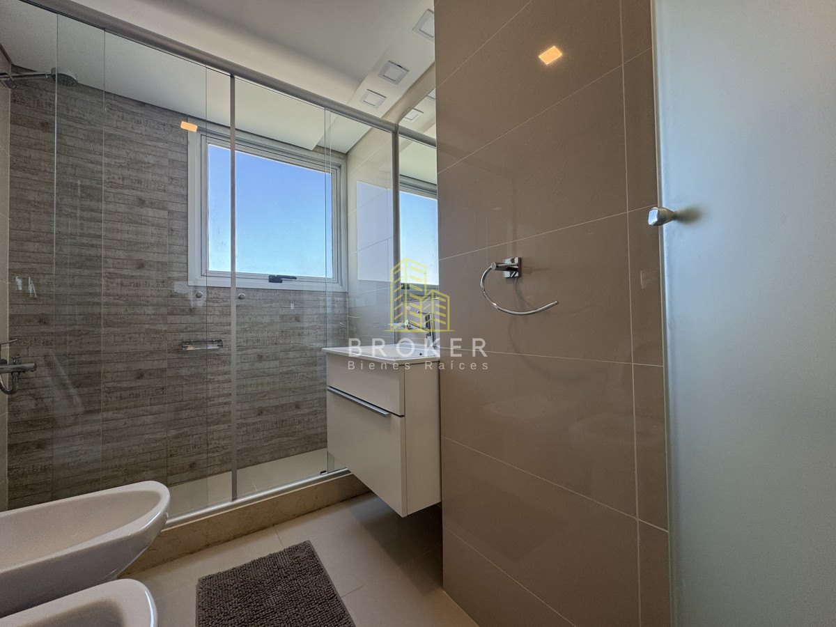 Apartamento ID.9227/VENTA_de_APARTAMENTO_EN_LOOK_BRAVA_3_DORMITORIOS_CON_VISTA_DIRECTA_AL_MAR_595.000USD - VENTA de APARTAMENTO EN LOOK BRAVA 3 DORMITORIOS CON VISTA DIRECTA AL MAR 595.000USD