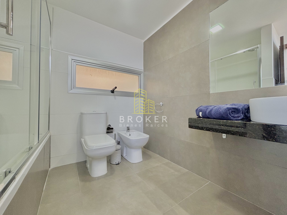 Apartamento ID.9162/Venta_apartamento_Punta_del_Este_2_dormitorios_playa_mansa_punta_del_este_vista_al_mar_ - Venta apartamento Punta del Este 2 dormitorios playa mansa punta del este vista al mar 