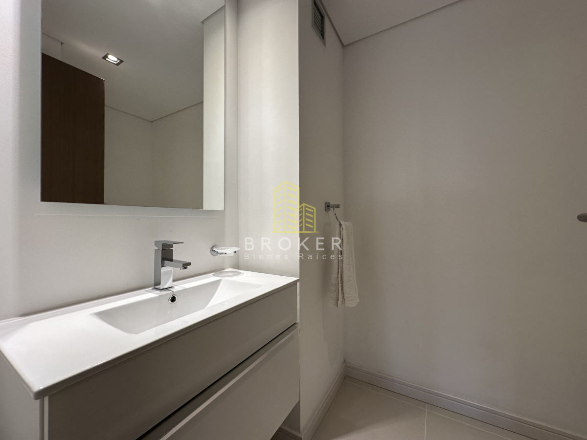Apartamento ID.2111/Venta_de_apartamento_de_categoria,_dos_dormitorios_y_medio_en_la_brava_con_vista_al_mar._ - Venta de apartamento de categoria, dos dormitorios y medio en la brava con vista al mar. 