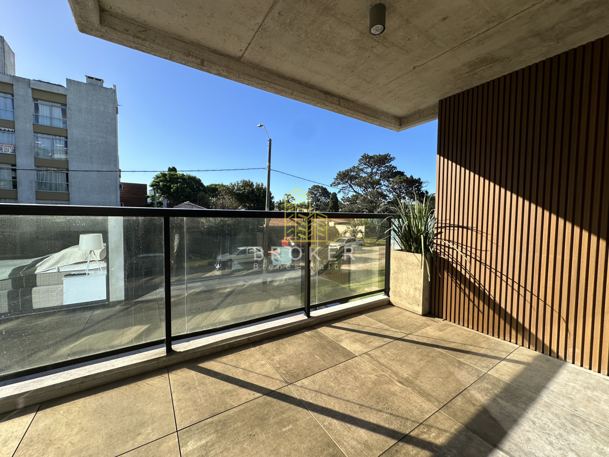Apartamento ID.2459/OPORTUNIDAD_EN_PIRMERA_LINEA_MANSA_APARTAMENTO_DE_2_DORMITORIOS - OPORTUNIDAD EN PIRMERA LINEA MANSA APARTAMENTO DE 2 DORMITORIOS
