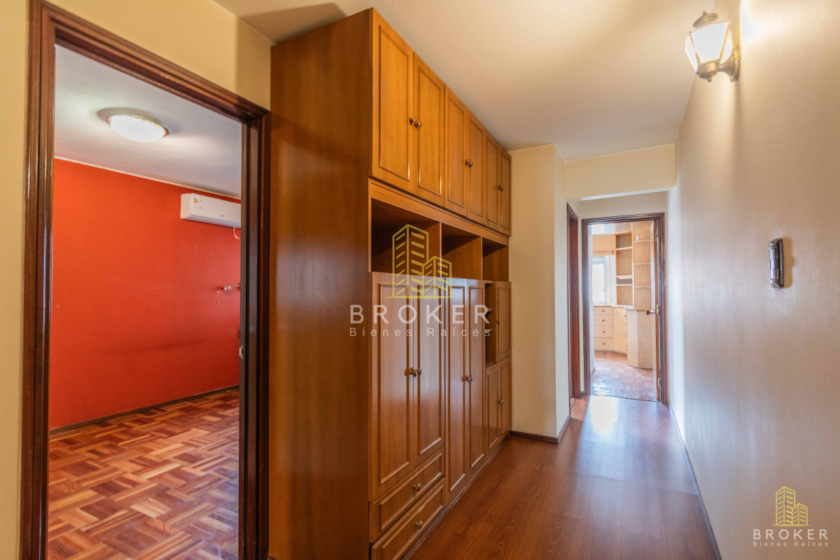 Apartamento ID.9088 - Venta apartamento 3 dormitorios con cochera en Malvin Sur - BROKER en Exclusiva