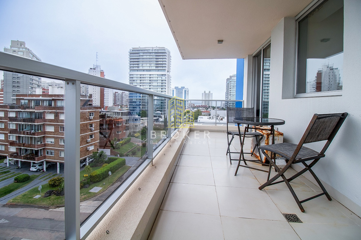 Apartamento ID.729/Apartamento_2_dormitorios_frente_al_Mar,_parada_2_de_la_Brava_Punta_del_Este,_Uruguay._ - Apartamento 2 dormitorios frente al Mar, parada 2 de la Brava Punta del Este, Uruguay. 