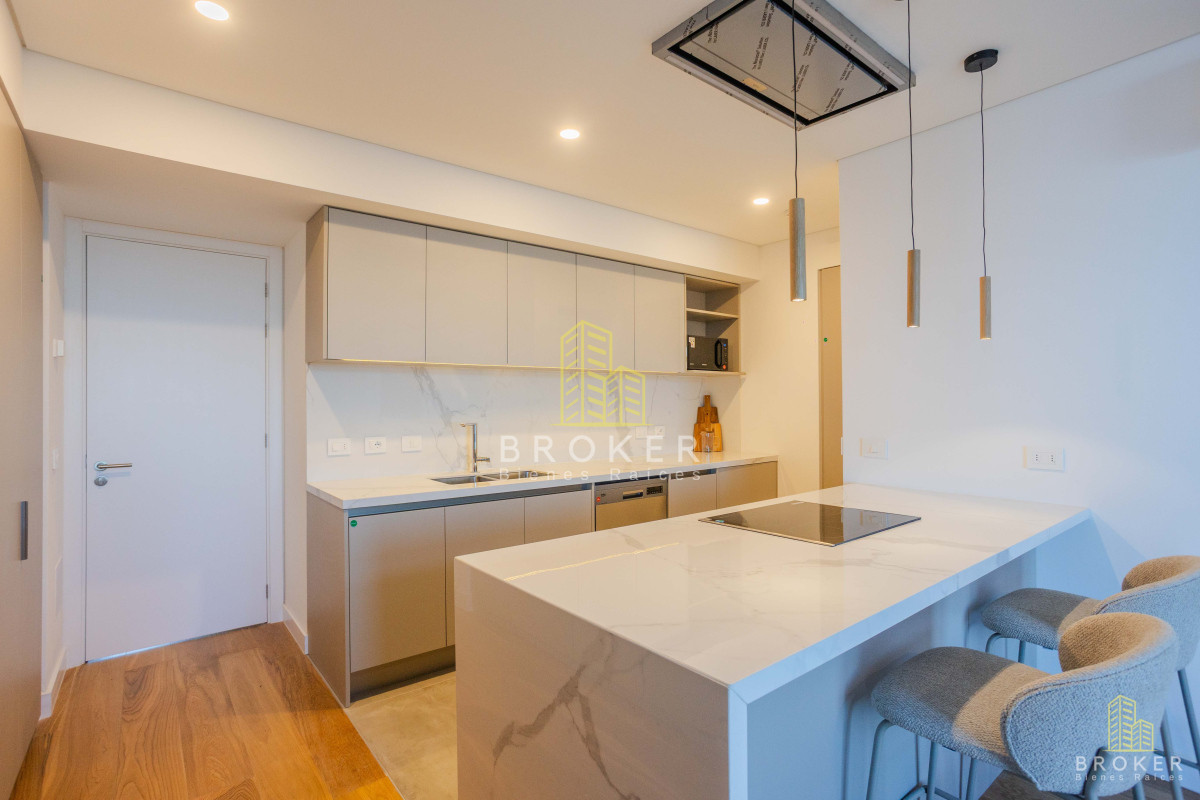 Apartamento ID.9103 - Apartamento en Rambla de Carrasco 4 dormitorios 5 baños