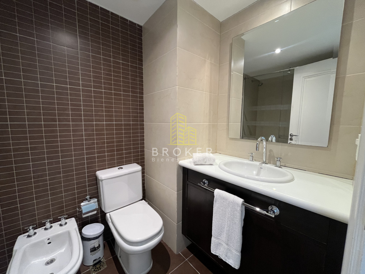 Apartamento ID.8836/Apartamento_de_3_Dormitorios_Vista_al_Mar_en_Playa_Brava_Primera_Linea_Punta_del_Este - Apartamento de 3 Dormitorios Vista al Mar en Playa Brava Primera Linea Punta del Este