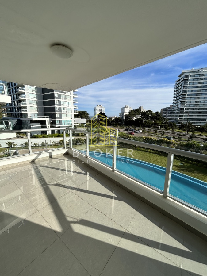Apartamento ID.712/Alquiler_de_lujoso_apartamento_en_la_mejor_zona_de_Punta_del_Este._Uruguay - Alquiler de lujoso apartamento en la mejor zona de Punta del Este. Uruguay