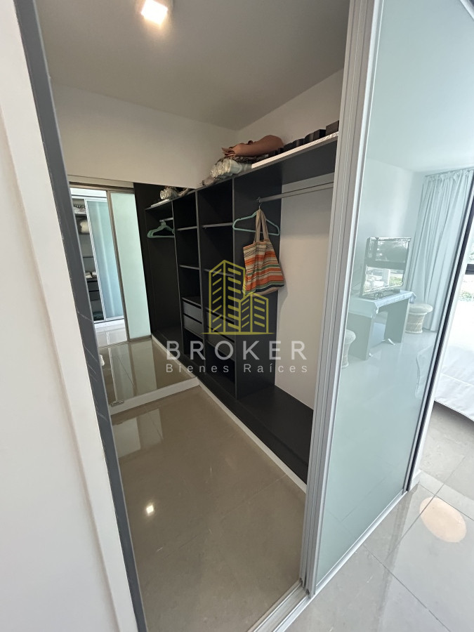 Apartamento ID.712/Alquiler_de_lujoso_apartamento_en_la_mejor_zona_de_Punta_del_Este._Uruguay - Alquiler de lujoso apartamento en la mejor zona de Punta del Este. Uruguay