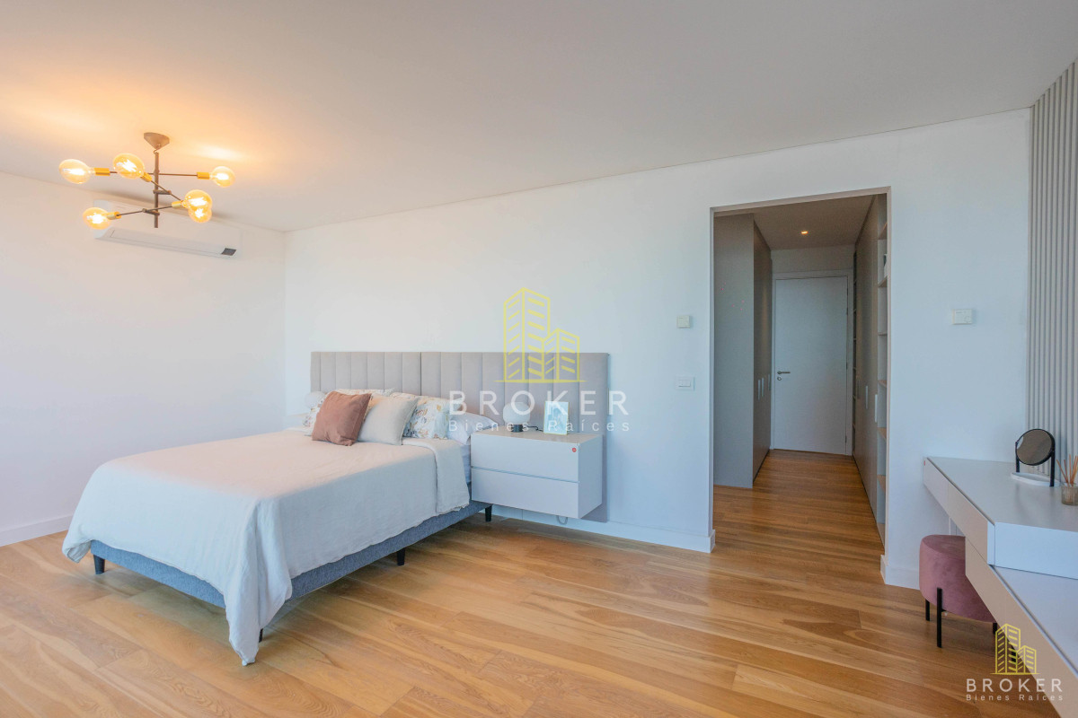 Apartamento ID.9103 - Apartamento en Rambla de Carrasco 4 dormitorios 5 baños