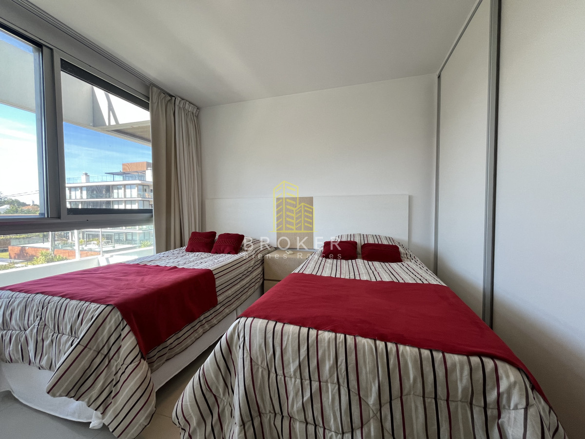 Apartamento ID.8804/Apartamento_en_Venta_2_Dormitorios_Frente_al_Mar_en_Playa_Mansa_Punta_del_Este_ - Apartamento en Venta 2 Dormitorios Frente al Mar en Playa Mansa Punta del Este 