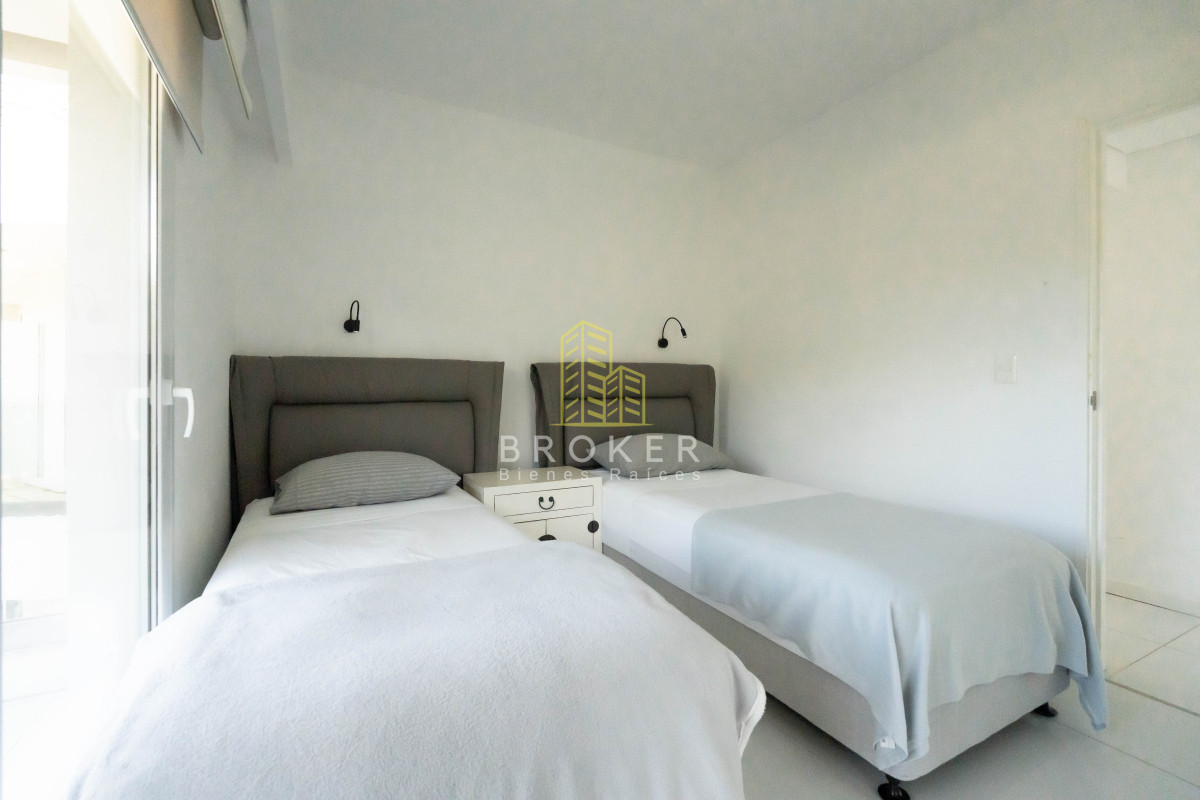 Apartamento ID.2172/Apartamento_en_Venta_3_dormitorios_con_Vista_al_Mar_Mansa_Pinares_AZURE_TOWERS_Punta_del_Este_Uruguay - Apartamento en Venta 3 dormitorios con Vista al Mar Mansa Pinares AZURE TOWERS Punta del Este Uruguay