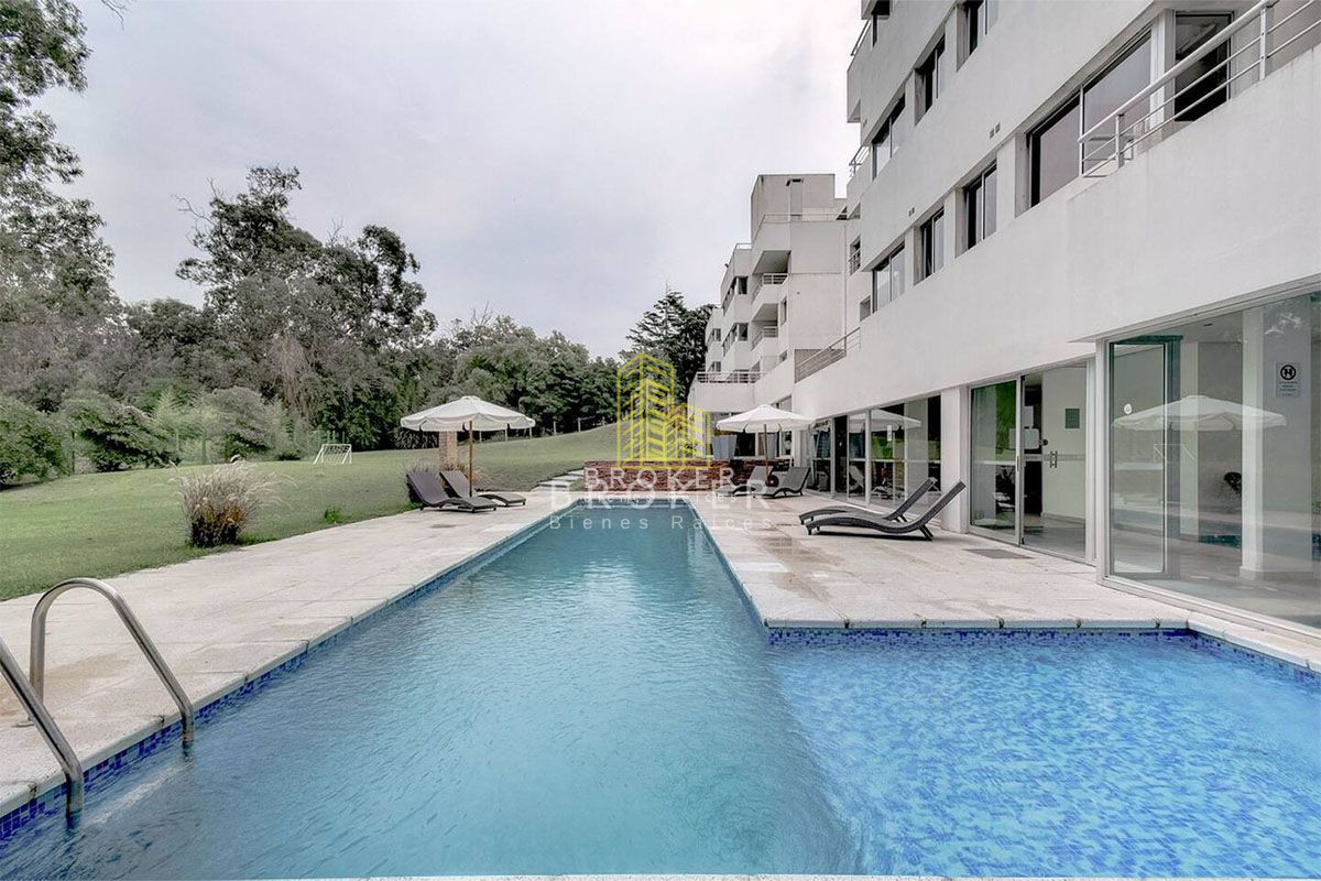 Apartamento ID.221/Venta_apartamento_2_dorm._en_Rincón_del_Indio,_Punta_del_Este - OPORTUNIDAD penthouse de 200m2 con terraza exclusiva y parrillero en edificio con servicios en Punta del Este