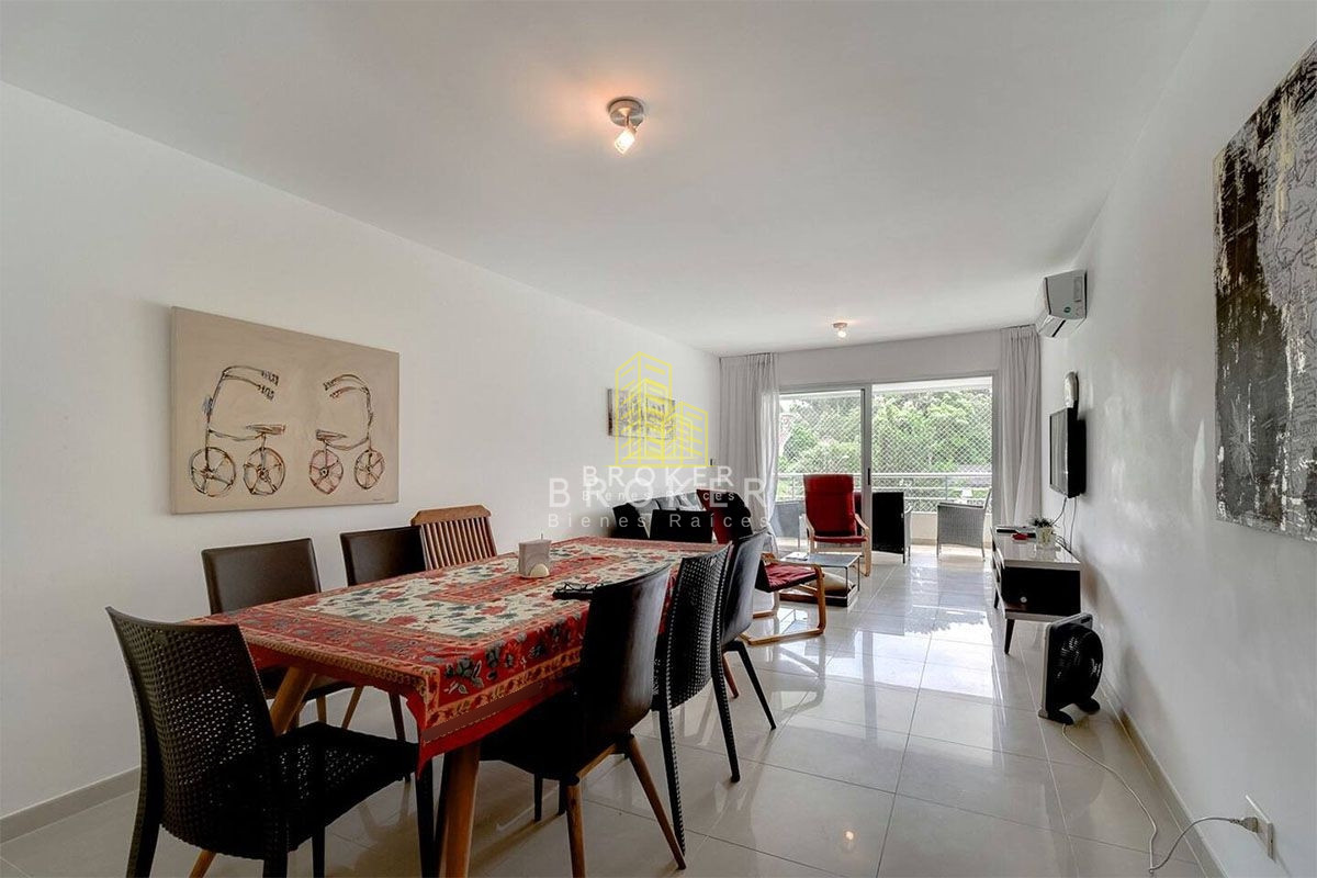 Apartamento ID.221/Venta_apartamento_2_dorm._en_Rincón_del_Indio,_Punta_del_Este - OPORTUNIDAD penthouse de 200m2 con terraza exclusiva y parrillero en edificio con servicios en Punta del Este