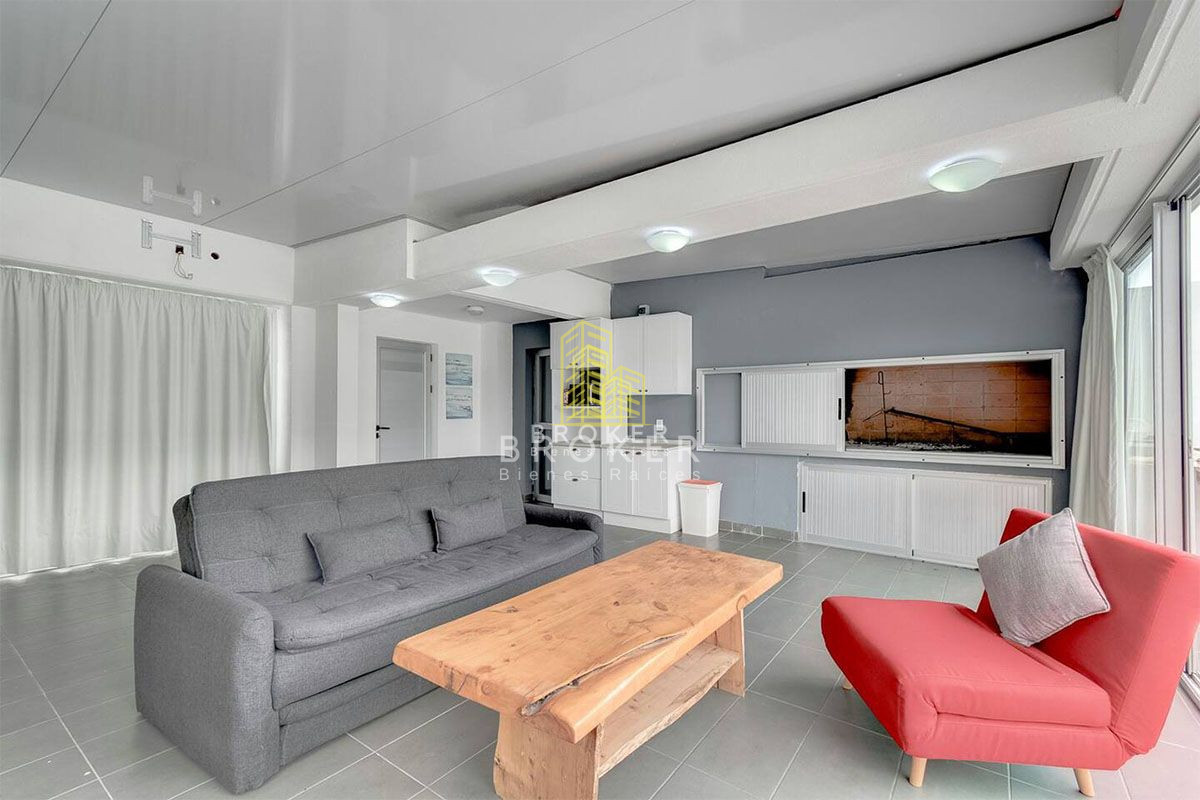Apartamento ID.221/Venta_apartamento_2_dorm._en_Rincón_del_Indio,_Punta_del_Este - OPORTUNIDAD penthouse de 200m2 con terraza exclusiva y parrillero en edificio con servicios en Punta del Este