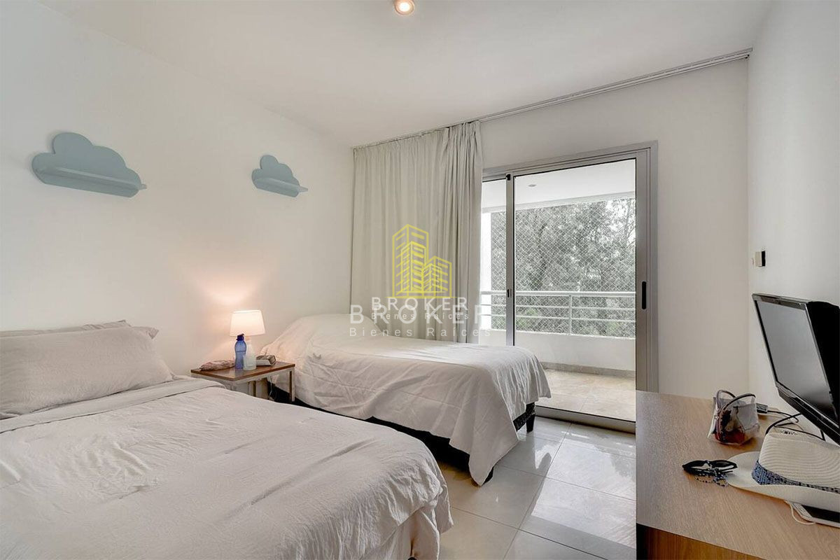 Apartamento ID.221/Venta_apartamento_2_dorm._en_Rincón_del_Indio,_Punta_del_Este - OPORTUNIDAD penthouse de 200m2 con terraza exclusiva y parrillero en edificio con servicios en Punta del Este